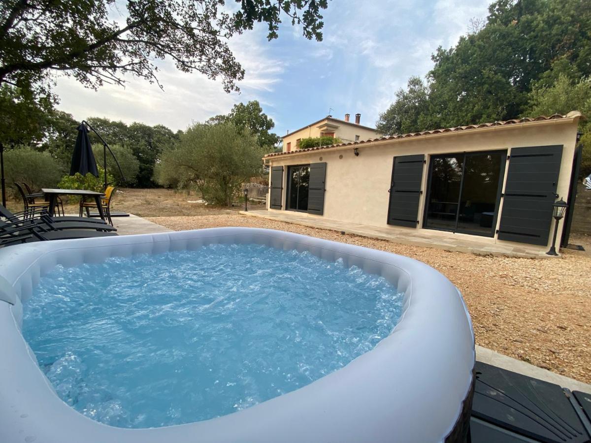 Appartement De Charme Avec Jaccusi Vezenobres Exterior photo