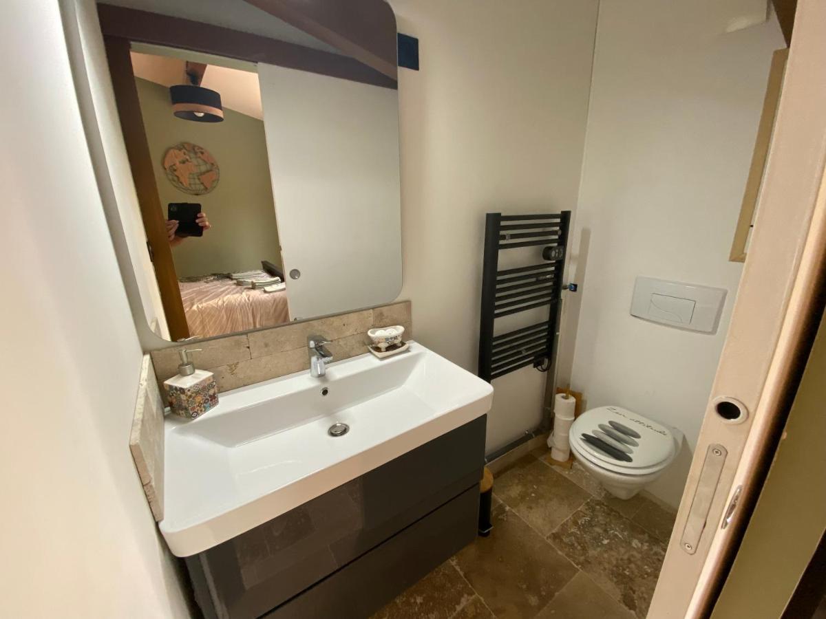 Appartement De Charme Avec Jaccusi Vezenobres Exterior photo